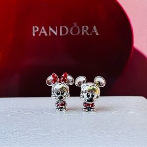 2 Authentic pandora disney charm comes with dust bag🌸🌹🌺🪷💐🍄‍🟫🍄